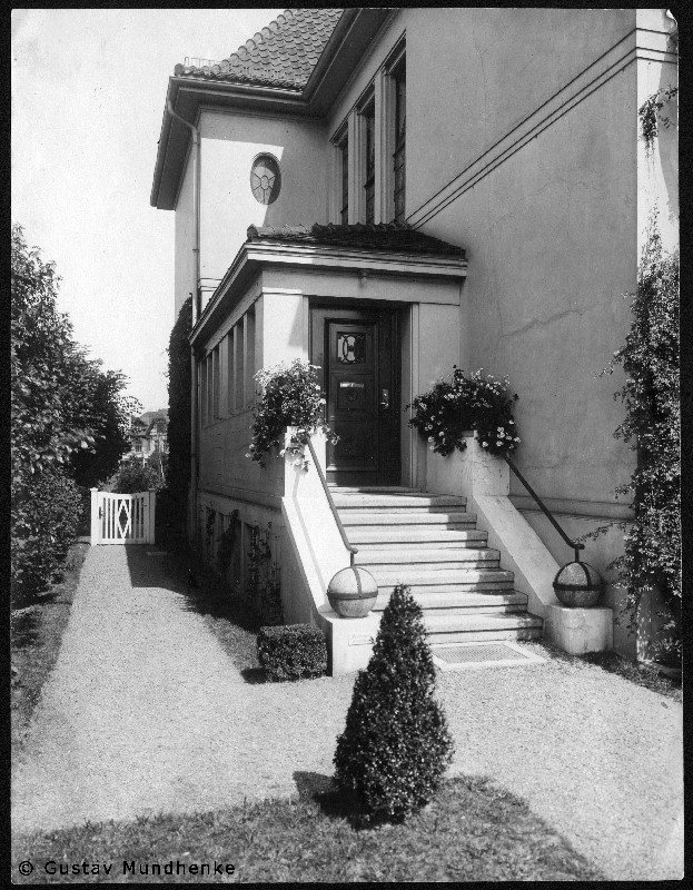Historische Aufnahme des Hauseingangs